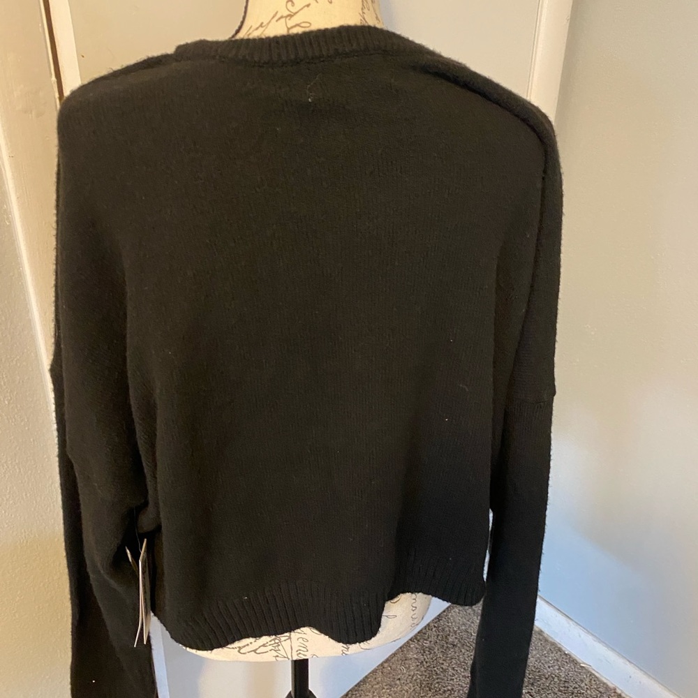 WOMANS-NO BOUNDARIES CREWNECK CROPPED SWEATER SIZE Large (12-14) - Picture 2 of 8